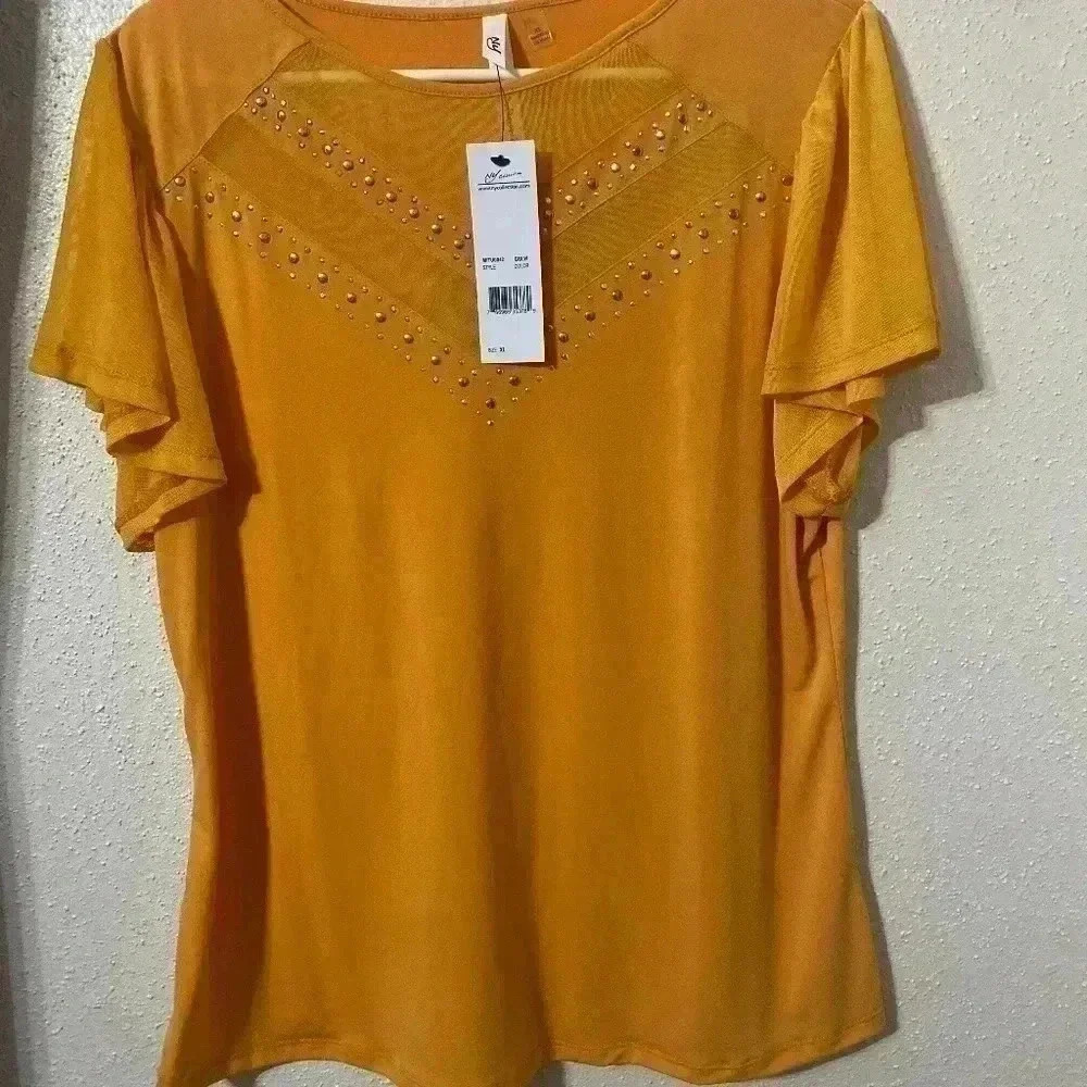 NY COLLECTION STUDDED FLUTTER SLEEVE TOP